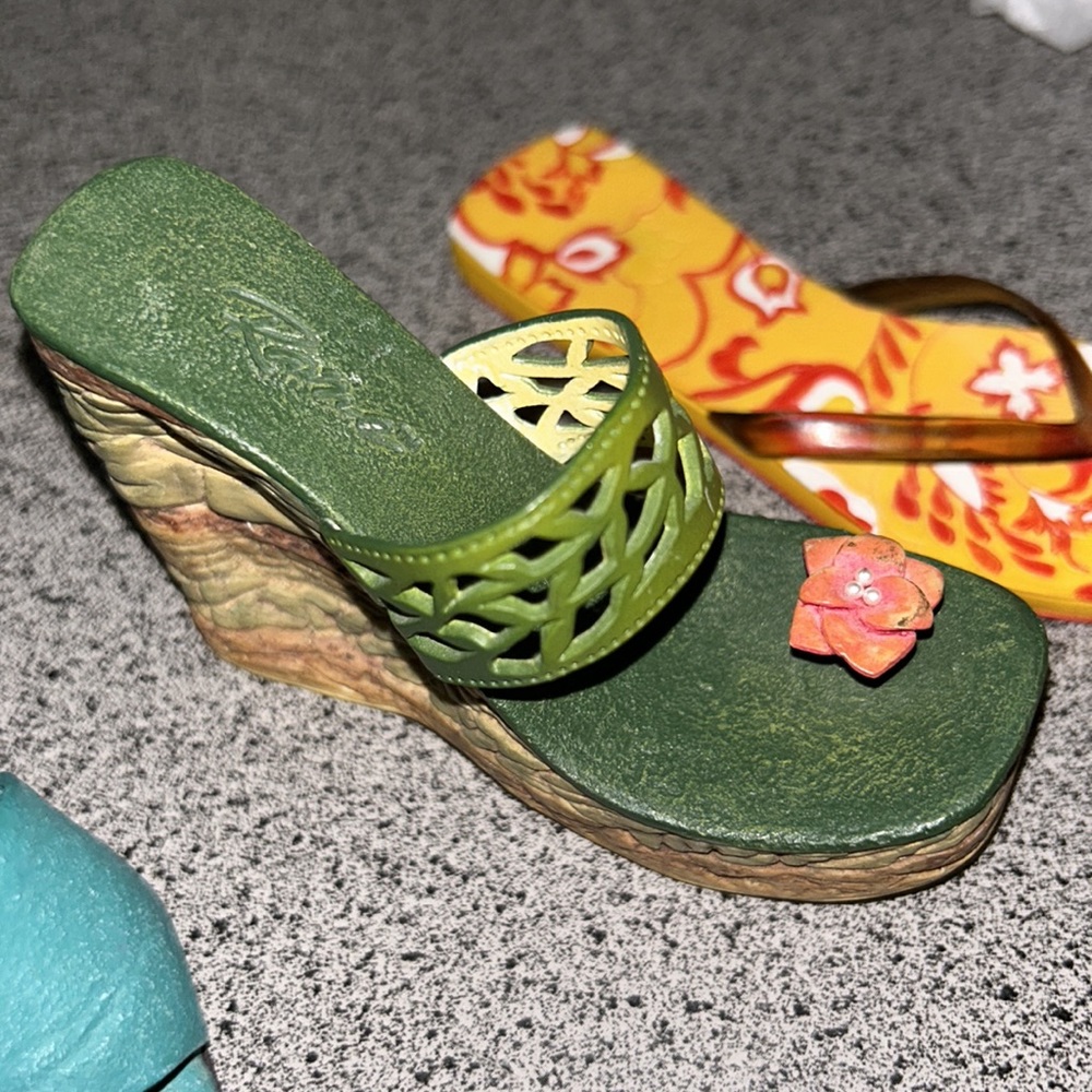 Just The Right Shoe-Various Available choose yours at checkout posting for 1 - Picture 7 of 16